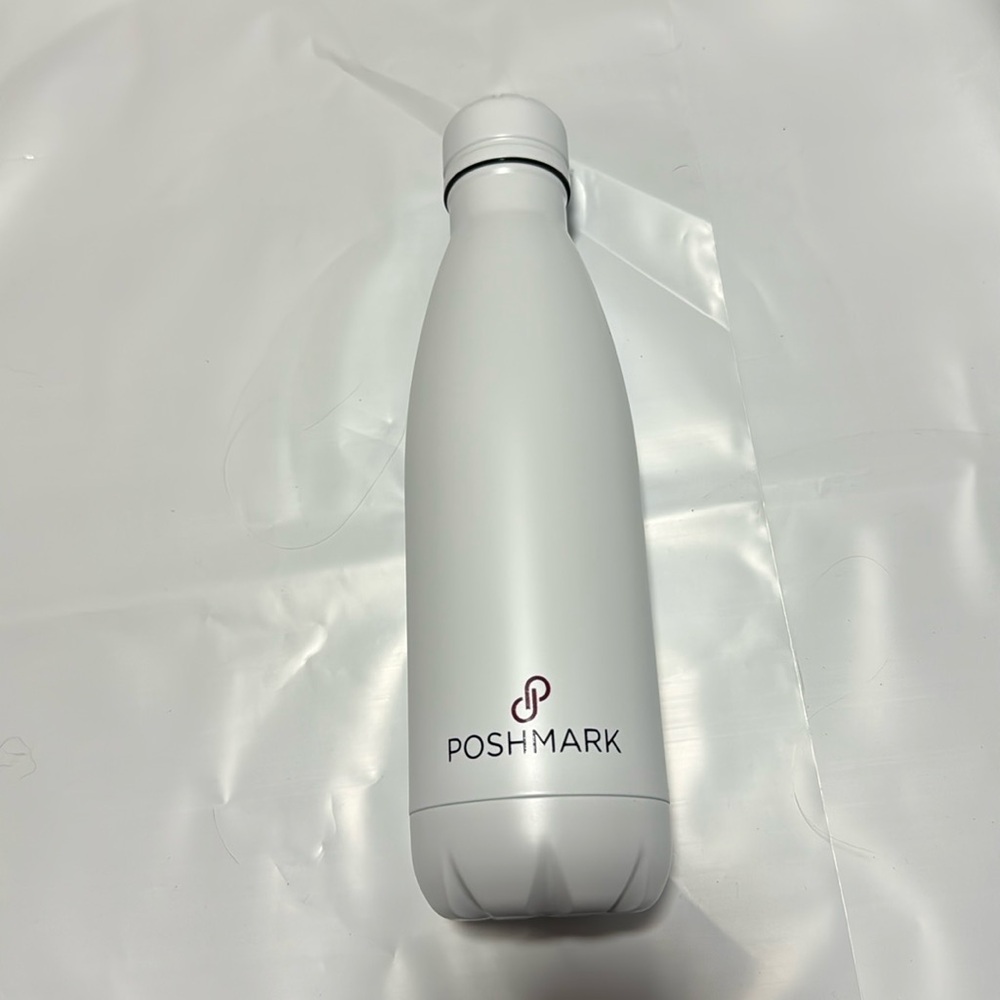Poshmark Insulated Water Bottle 17 oz Leed’s Brand White Screw off Lid